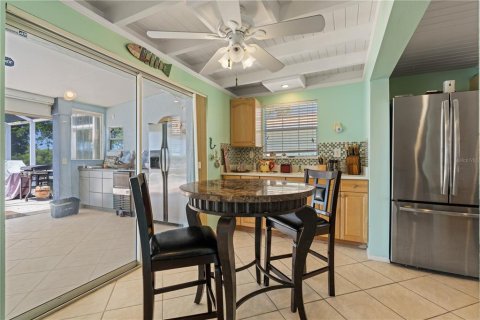 Villa ou maison à vendre à Port Charlotte, Floride: 2 chambres, 195.47 m2 № 2410027 - photo 23