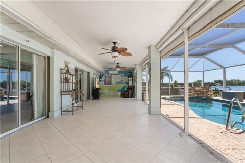 Villa ou maison à vendre à Port Charlotte, Floride: 2 chambres, 195.47 m2 № 2410027 - photo 10