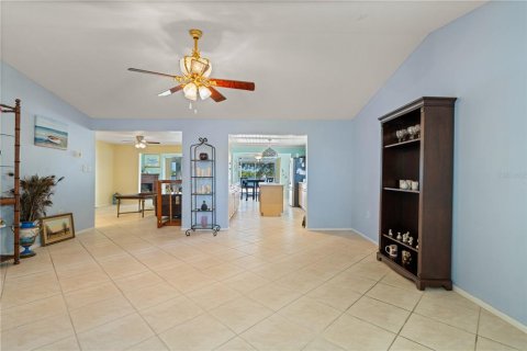 Villa ou maison à vendre à Port Charlotte, Floride: 2 chambres, 195.47 m2 № 2410027 - photo 17