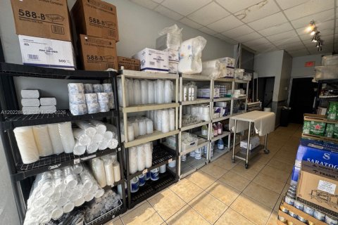 Propiedad comercial en venta en Miami, Florida № 2085780 - foto 20