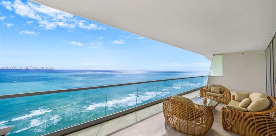 Кондоминиум с 3 спальнями в Санни-Айлс-Бич, Флорида № 2053503