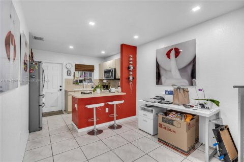 Copropriété à louer à Hialeah, Floride: 3 chambres, 93.65 m2 № 1938027 - photo 5