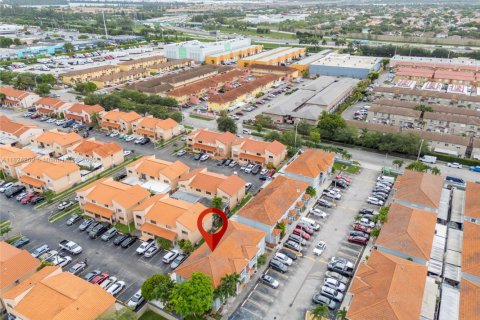 Condo in Hialeah, Florida, 3 bedrooms  № 1938027 - photo 21