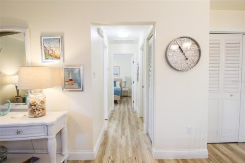 Villa ou maison à louer à Sarasota, Floride: 2 chambres, 118.91 m2 № 2298782 - photo 14