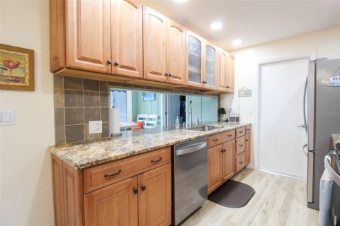 Villa ou maison à louer à Sarasota, Floride: 2 chambres, 118.91 m2 № 2298782 - photo 29