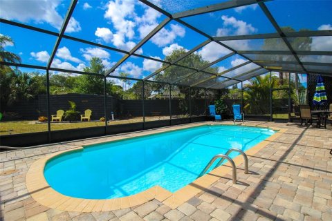 Villa ou maison à louer à Sarasota, Floride: 2 chambres, 118.91 m2 № 2298782 - photo 2