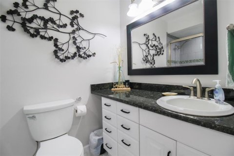 Villa ou maison à louer à Sarasota, Floride: 2 chambres, 118.91 m2 № 2298782 - photo 15
