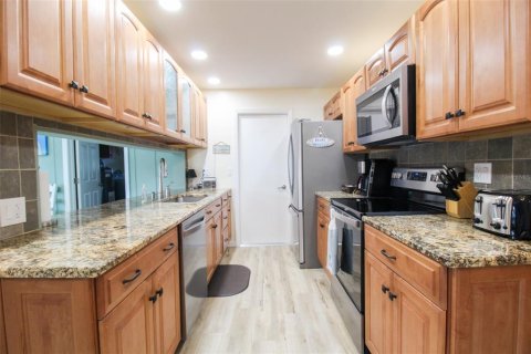 Villa ou maison à louer à Sarasota, Floride: 2 chambres, 118.91 m2 № 2298782 - photo 28