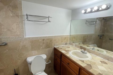 Снять в аренду кондоминиум в Хайалиа, Флорида 2 спальни, 74.6м2, № 1989505 - фото 4