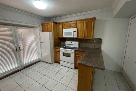 Снять в аренду кондоминиум в Хайалиа, Флорида 2 спальни, 74.6м2, № 1989505 - фото 8