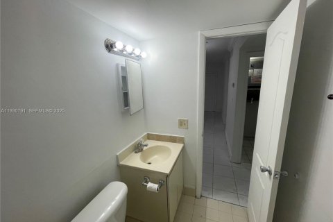 Снять в аренду кондоминиум в Хайалиа, Флорида 2 спальни, 74.6м2, № 1989505 - фото 6