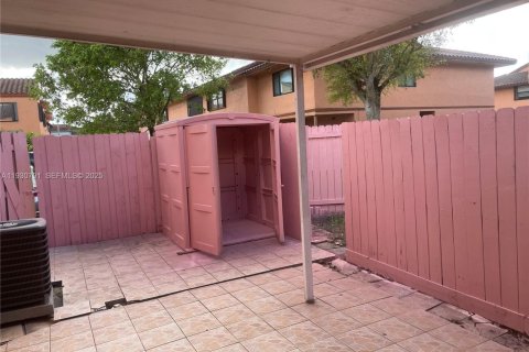 Снять в аренду кондоминиум в Хайалиа, Флорида 2 спальни, 74.6м2, № 1989505 - фото 9