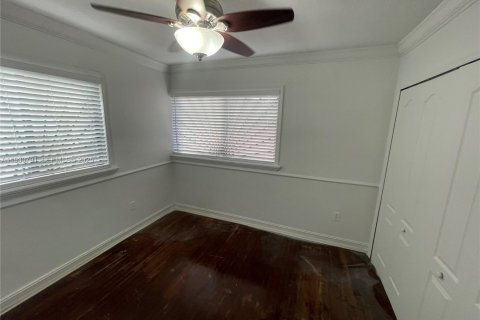 Снять в аренду кондоминиум в Хайалиа, Флорида 2 спальни, 74.6м2, № 1989505 - фото 3