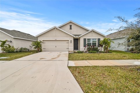 House in Wimauma, Florida 4 bedrooms, 171.5 sq.m. № 1549638 - photo 1