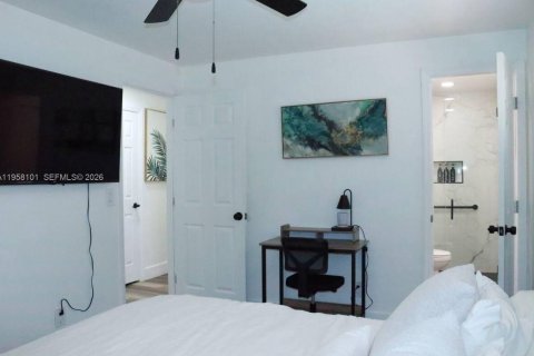 House in Oakland Park, Florida 3 bedrooms, 117.06 sq.m. № 2018157 - photo 13