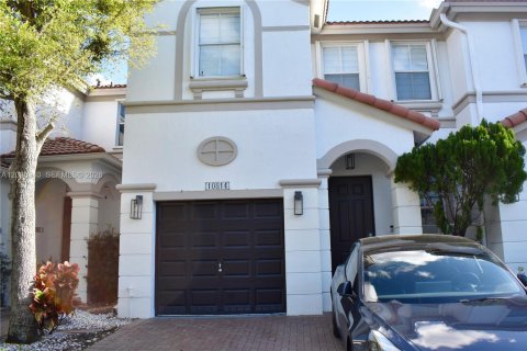 Townhouse in Doral, Florida 4 bedrooms, 175.96 sq.m. № 2087173 - photo 28