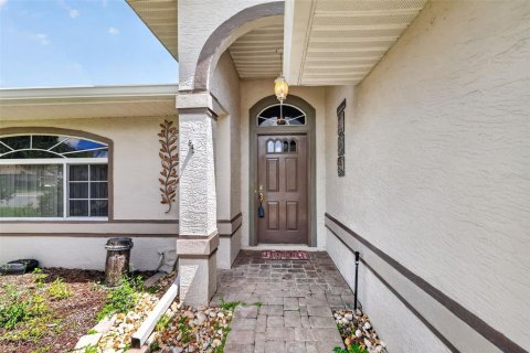 House in Leesburg, Florida 3 bedrooms, 213.77 sq.m. № 2342039 - photo 11