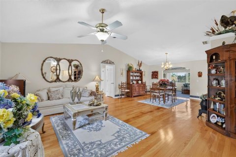 House in Leesburg, Florida 3 bedrooms, 213.77 sq.m. № 2342039 - photo 15