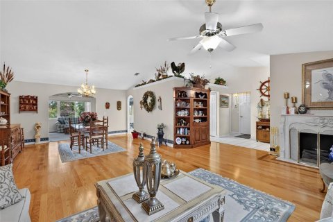 House in Leesburg, Florida 3 bedrooms, 213.77 sq.m. № 2342039 - photo 17