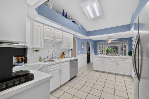 House in Leesburg, Florida 3 bedrooms, 213.77 sq.m. № 2342039 - photo 21