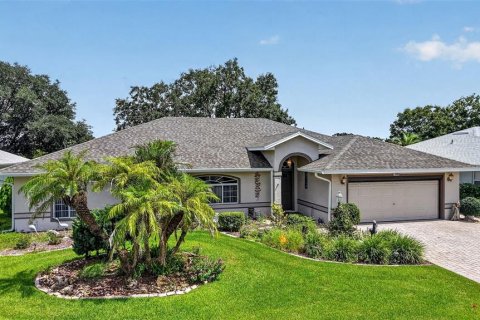 House in Leesburg, Florida 3 bedrooms, 213.77 sq.m. № 2342039 - photo 2