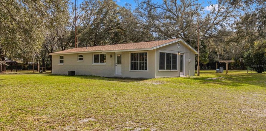 House in Dunnellon, Florida 3 bedrooms, 107.02 sq.m. № 1004129