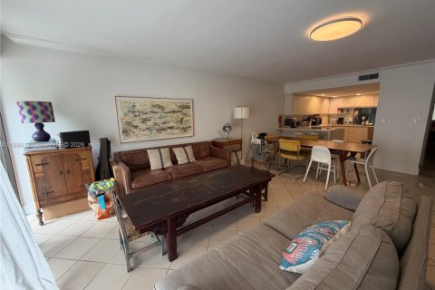 Townhouse in Key Biscayne, Florida 2 bedrooms, 130.43 sq.m. № 2046706 - photo 4