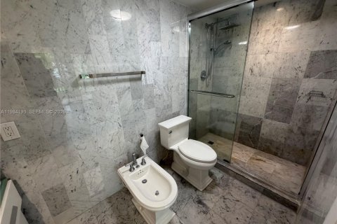 Townhouse in Key Biscayne, Florida 2 bedrooms, 130.43 sq.m. № 2046706 - photo 26