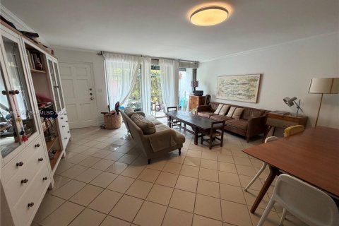 Townhouse in Key Biscayne, Florida 2 bedrooms, 130.43 sq.m. № 2046706 - photo 5