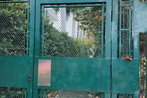 Townhouse in Key Biscayne, Florida 2 bedrooms, 130.43 sq.m. № 2046706 - photo 20