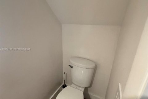 Townhouse in Key Biscayne, Florida 2 bedrooms, 130.43 sq.m. № 2046706 - photo 14