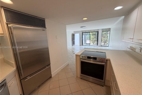 Townhouse in Key Biscayne, Florida 2 bedrooms, 130.43 sq.m. № 2046706 - photo 22