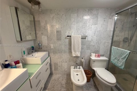 Townhouse in Key Biscayne, Florida 2 bedrooms, 130.43 sq.m. № 2046706 - photo 10