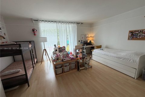 Townhouse in Key Biscayne, Florida 2 bedrooms, 130.43 sq.m. № 2046706 - photo 12