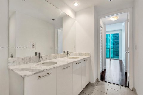 Copropriété à vendre à Miami, Floride: 2 chambres, 102.29 m2 № 1929650 - photo 25