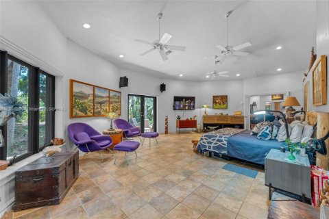 Villa ou maison à vendre à Miami, Floride: 4 chambres, 74.69 m2 № 1963386 - photo 18
