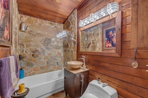 Villa ou maison à vendre à Miami, Floride: 4 chambres, 74.69 m2 № 1963386 - photo 15