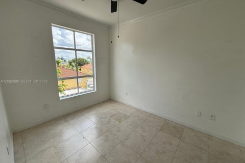 Copropriété à louer à Hialeah, Floride: 2 chambres, 77.11 m2 № 2246846 - photo 3