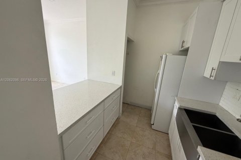 Copropriété à louer à Hialeah, Floride: 2 chambres, 77.11 m2 № 2246846 - photo 6