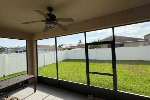House in Wimauma, Florida 4 bedrooms, 186.36 sq.m. № 1721204 - photo 25