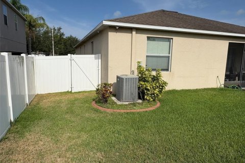 House in Wimauma, Florida 4 bedrooms, 186.36 sq.m. № 1721204 - photo 13