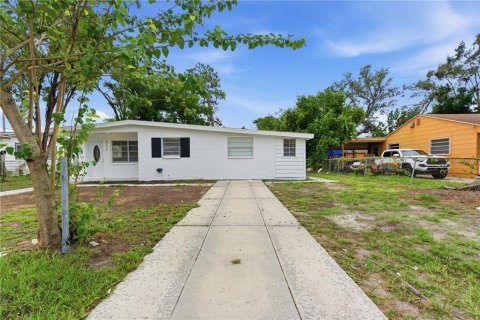 House in Tampa, Florida 4 bedrooms, 107.58 sq.m. № 2114753