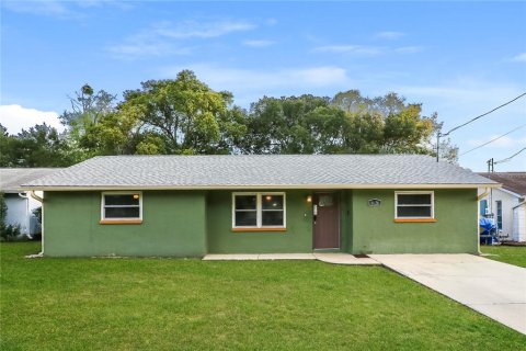 Casa en alquiler en Hudson, Florida, 3 dormitorios, 128.39 m2 № 1750112 - foto 1