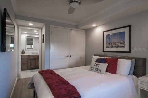 Condominio en alquiler en Longboat Key, Florida, 3 dormitorios, 124.12 m2 № 217362 - foto 19