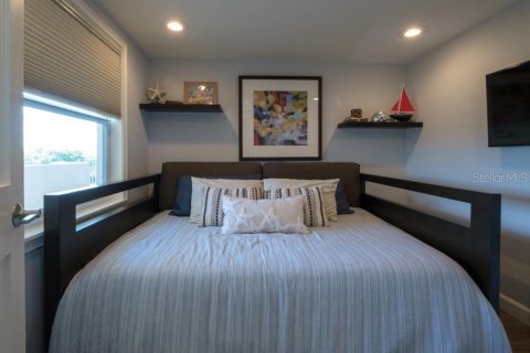 Condominio en alquiler en Longboat Key, Florida, 3 dormitorios, 124.12 m2 № 217362 - foto 22