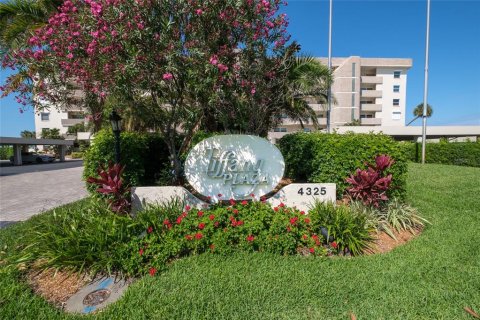 Condominio en alquiler en Longboat Key, Florida, 3 dormitorios, 124.12 m2 № 217362 - foto 12