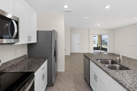 Townhouse in Kissimmee, Florida 3 bedrooms, 168.52 sq.m. № 2318695 - photo 5