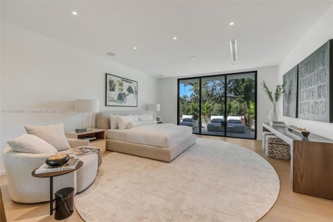 Casa en venta en Miami, Florida, 6 dormitorios, 583.52 m2 № 1970332 - foto 14