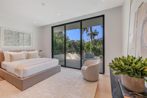 Casa en venta en Miami, Florida, 6 dormitorios, 583.52 m2 № 1970332 - foto 20