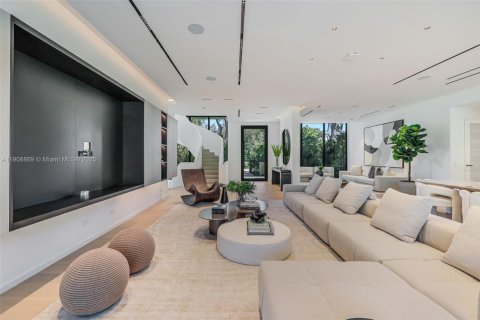 Casa en venta en Miami, Florida, 6 dormitorios, 583.52 m2 № 1970332 - foto 7